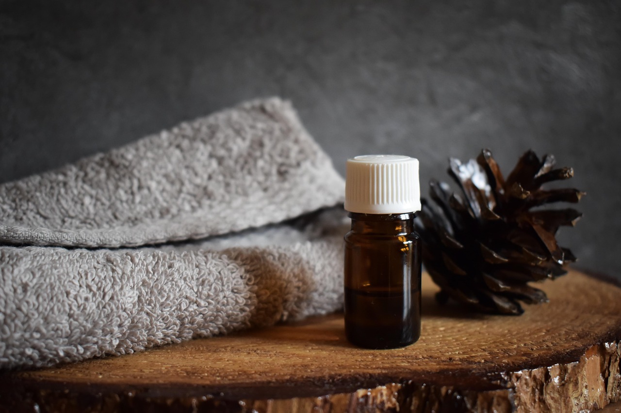 Using Eugenol in Cold Process Soap: Discoloration and Acceleration Explained